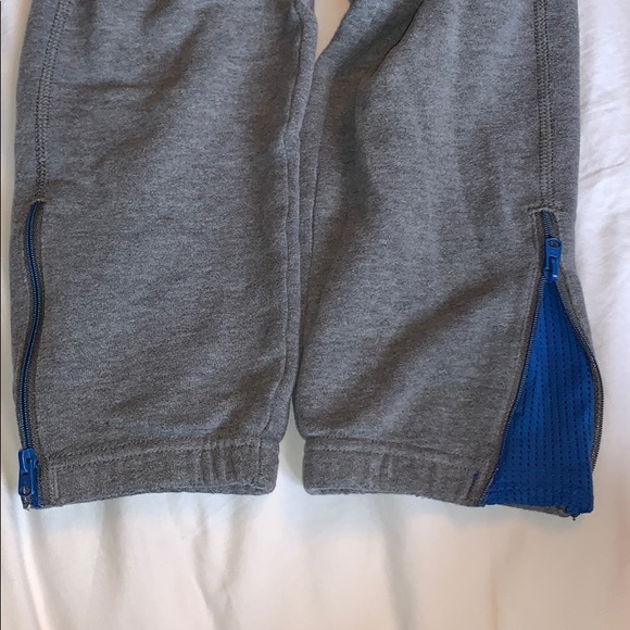 3 pairs of boys Abercrombie sweatpants (small) - Picture 6 of 13
